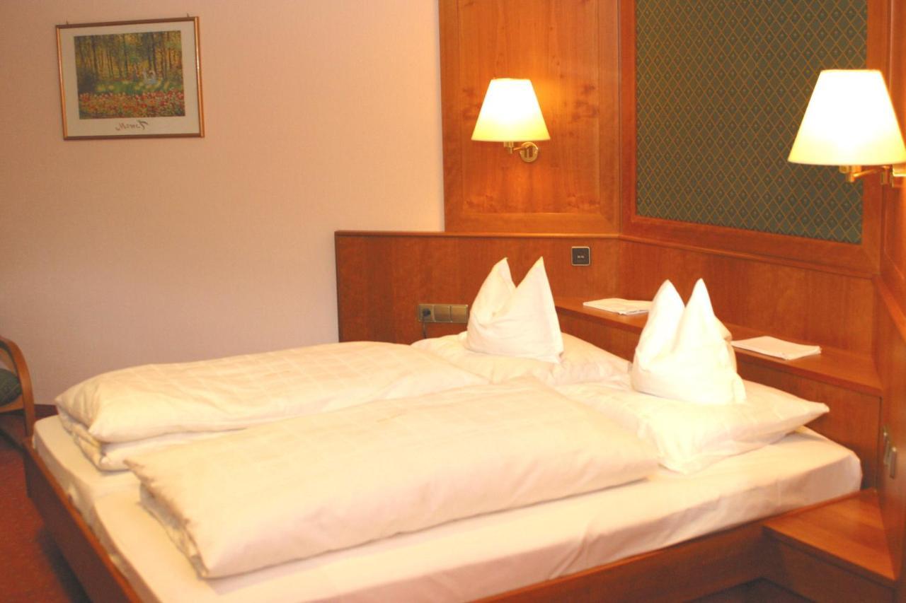 Hotel Ochsen Hoefen an der Enz Exterior photo